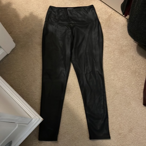 Rachel Zoe Faux Leather Leggings Size Medium - Picture 5 of 5